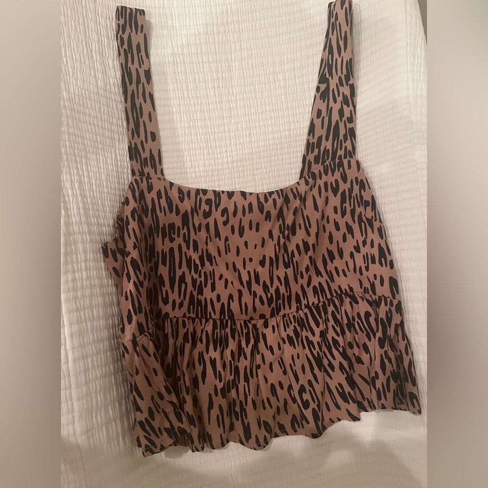 Women’s O’Neill top XS (worn once)